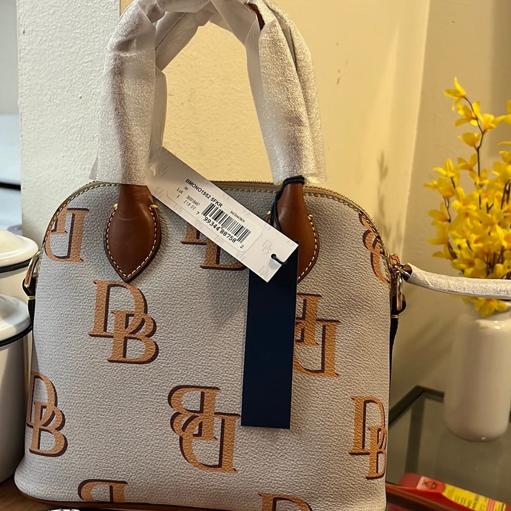 DOONEY & BOURKE SMALL SATCHEL